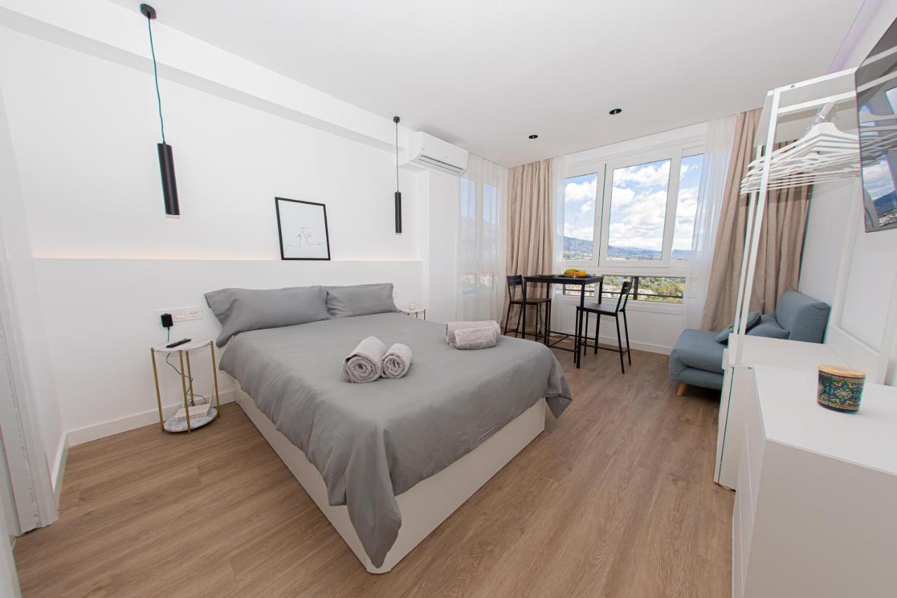Modern Apartment With Stunning Views Марбеля Екстериор снимка